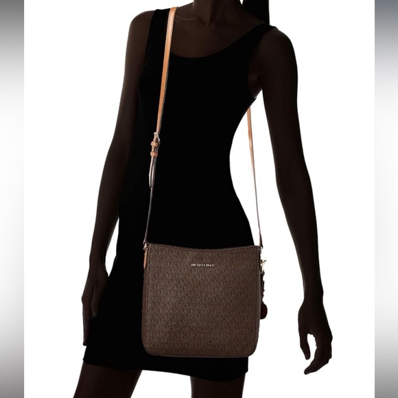 Michael Kors Jet Set Travel Large Logo Messenger Bag - Picture 3 of 8